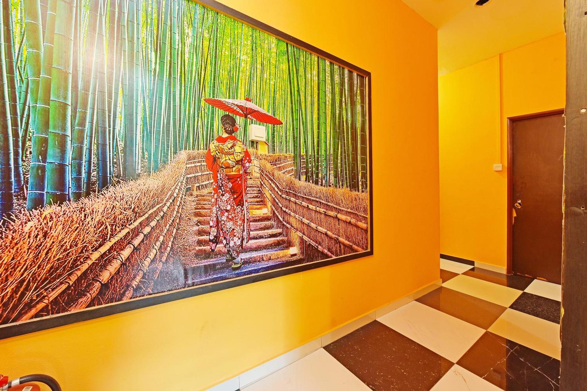 Oyo 873 Bamboo Inn Batu Ferringhi Extérieur photo
