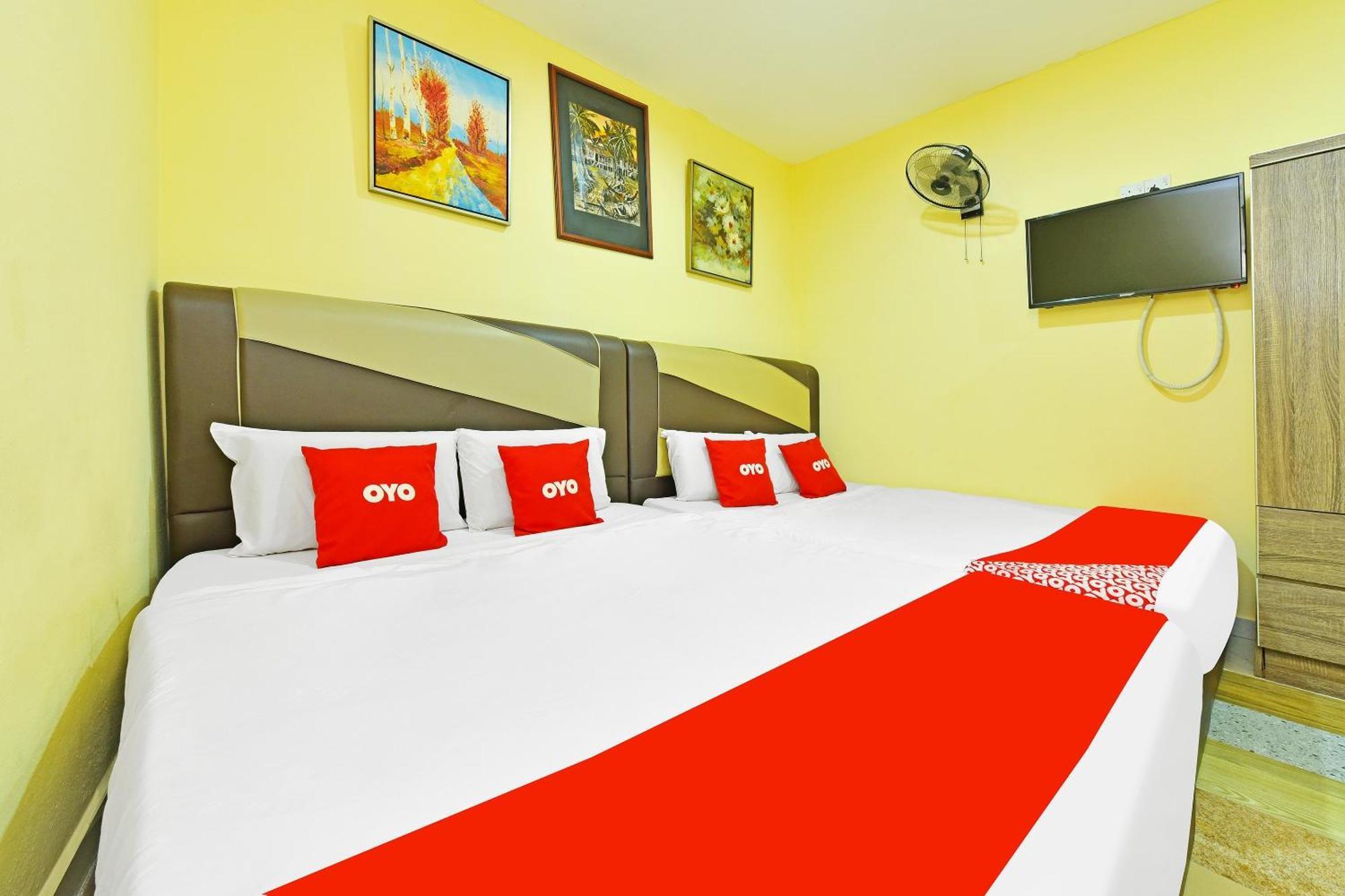 Oyo 873 Bamboo Inn Batu Ferringhi Extérieur photo
