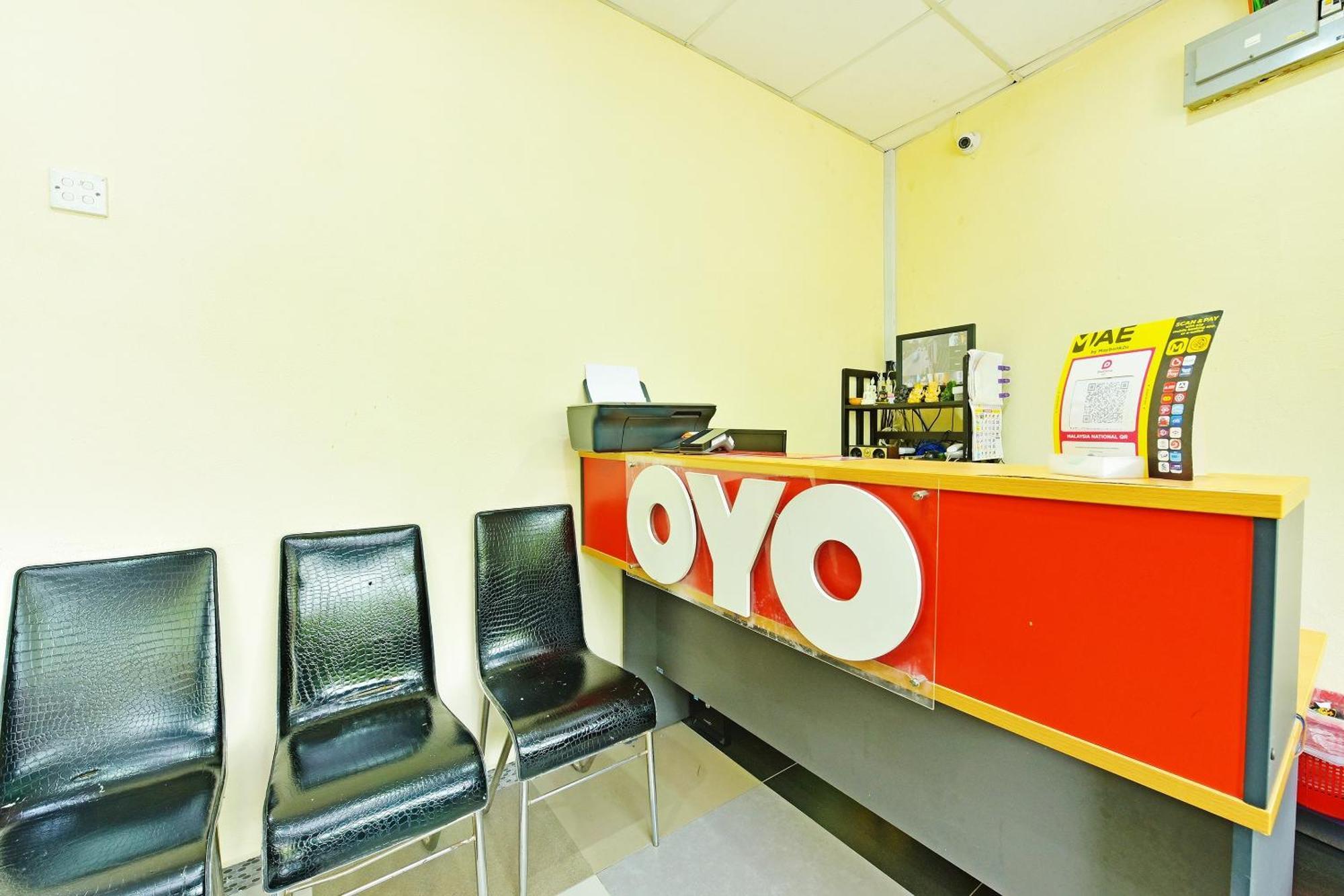 Oyo 873 Bamboo Inn Batu Ferringhi Extérieur photo